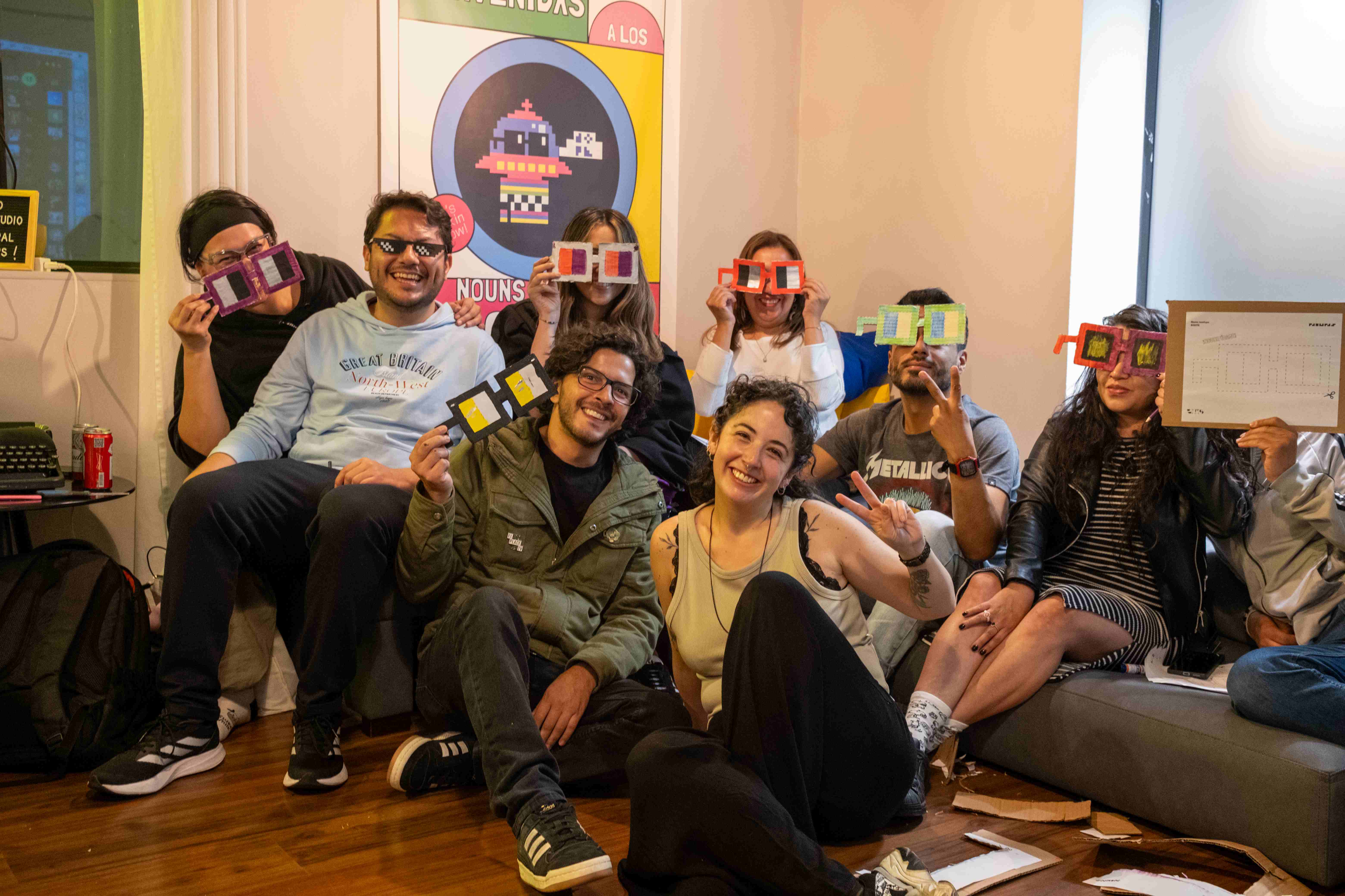 Comunidad SITIO experimentando con VR
